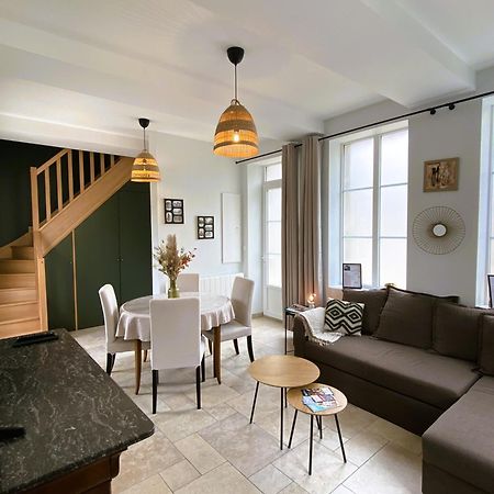Maison 2 Chambres Avec Parking Et Jardin Ноайон Екстериор снимка