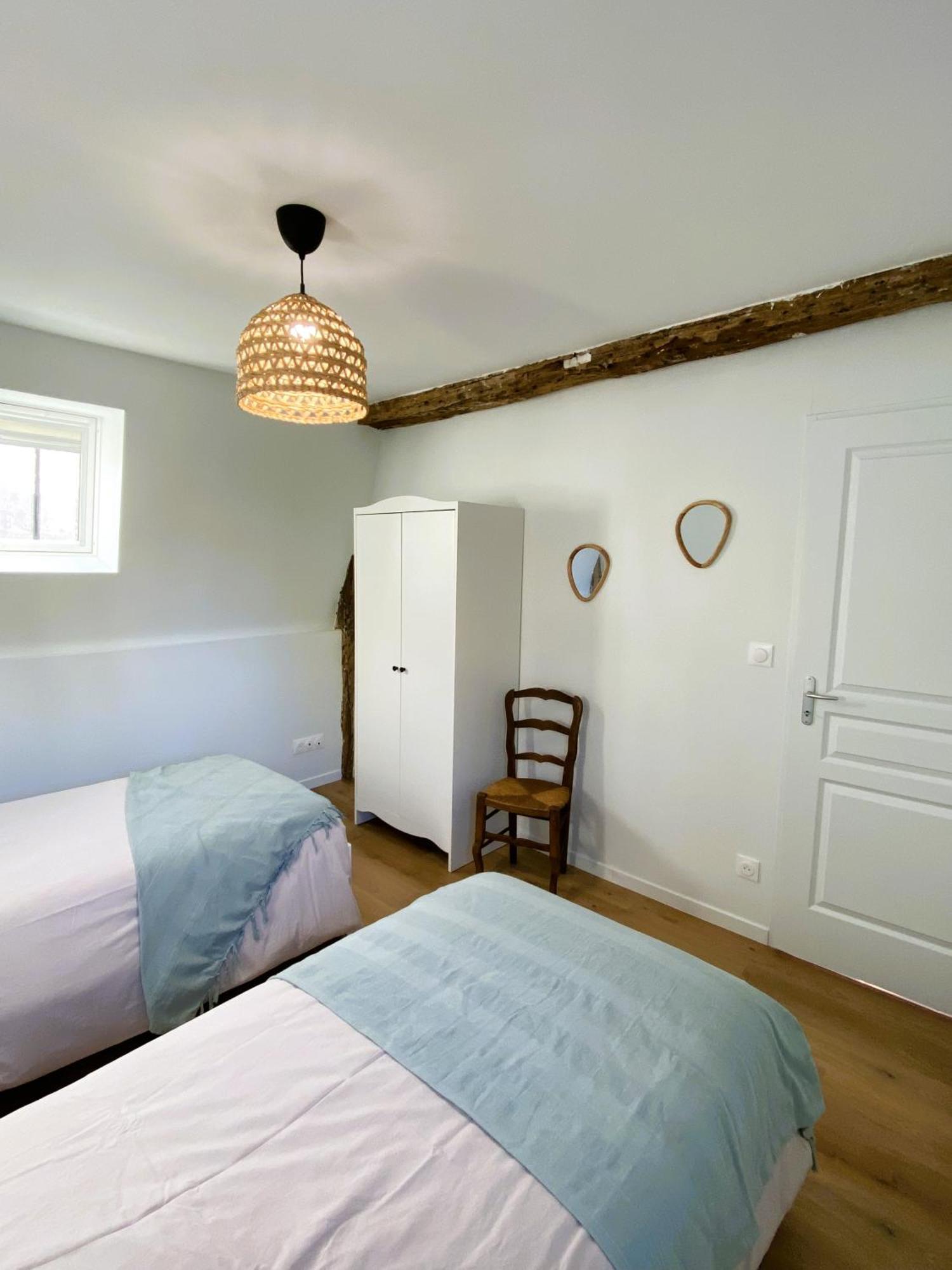 Maison 2 Chambres Avec Parking Et Jardin Ноайон Екстериор снимка