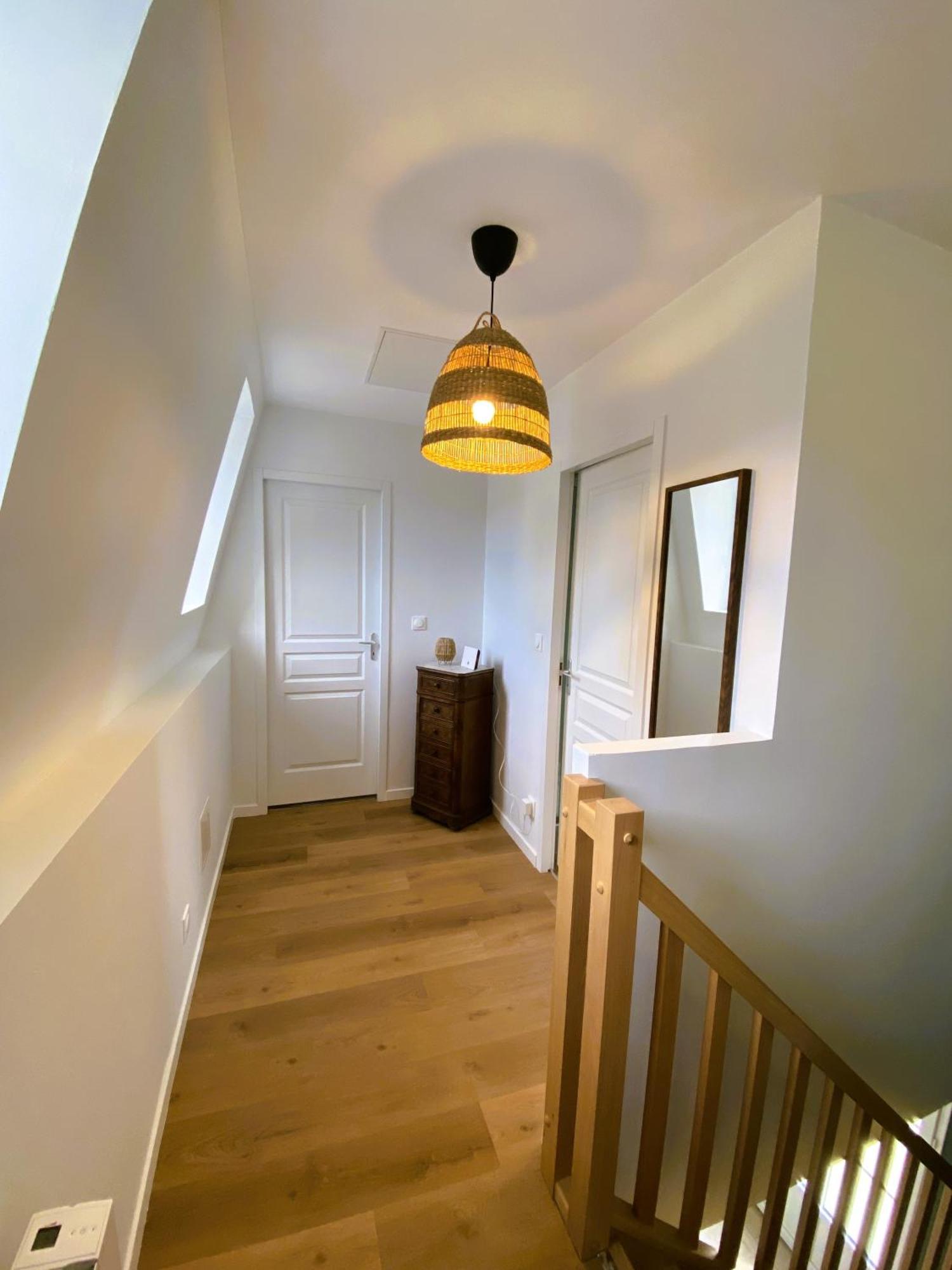 Maison 2 Chambres Avec Parking Et Jardin Ноайон Екстериор снимка