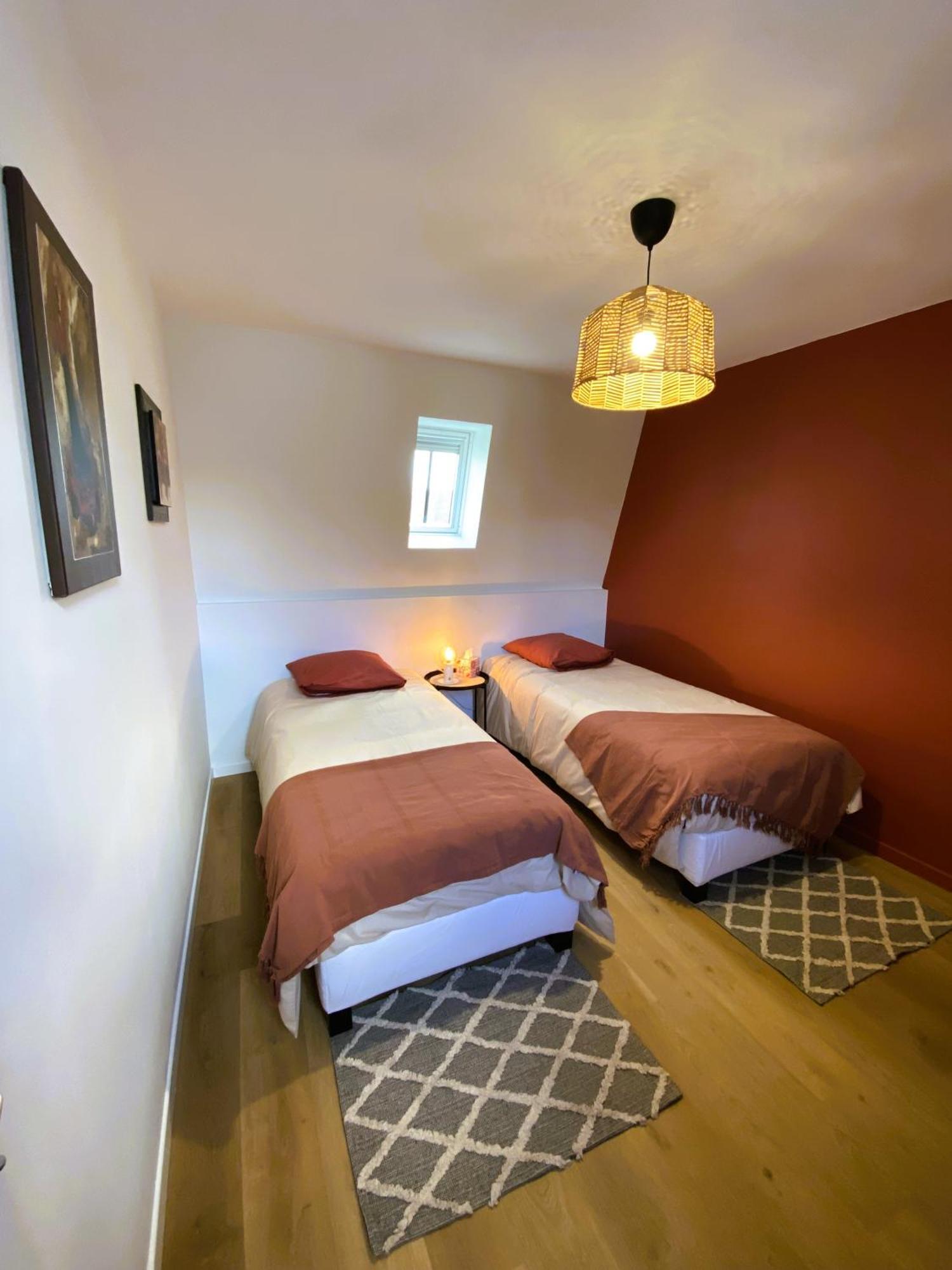 Maison 2 Chambres Avec Parking Et Jardin Ноайон Екстериор снимка